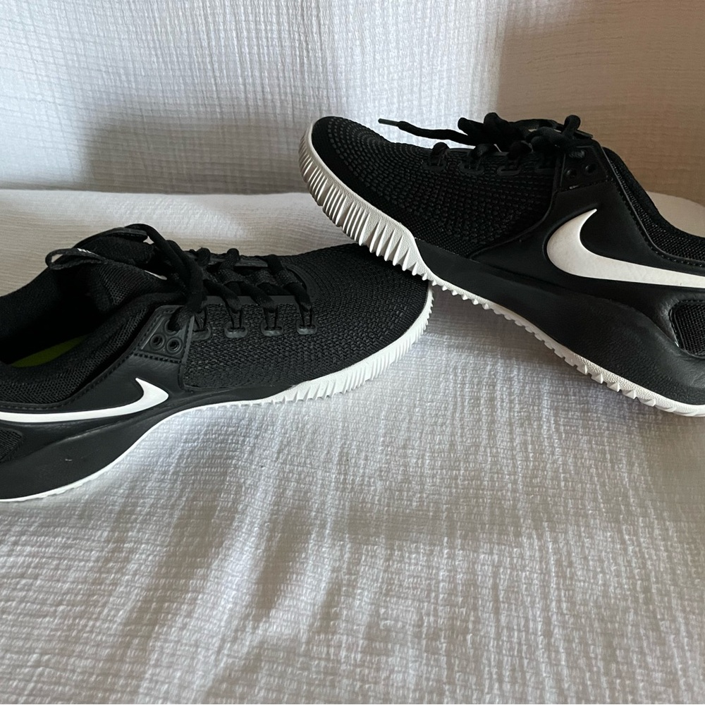 Nike Women's  Hyperface Volleyball Shoes with Black with White Swoosh - Picture 5 of 7